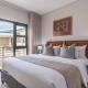 Oceanfront Escape with mountain views Hermanus - Photo 3