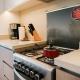 Stylish 2BR with Panoramic Creekside Views, Dubai - Photo 9