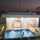 White House Farm House with Swimming Pool, Jāmb - Foto 1