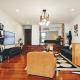 4BR Modern Art Villa with Free Wi-Fi Netflix Vinyl, Bangkok - Photo 3