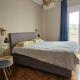 Bright, airy apartment by the metro, Athen - Foto 6