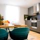 bonquartier - LUXAPT#5 Gemütliches, stilvolles Apartment mit Self Check-In, voll ausgestatteter Küche, Klimaanalage & Parkplatz, Sankt Augustin - Photo 1