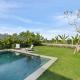Villa Luxfield - Peaceful minimalist 2BR villa with Big garden and Views, Cemagi
