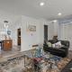 Cosy house, home away from home, Grove City (photo 9)