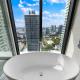 Skyline & Waterfront Views in a Luxe 3BR Condo Miami - Fotografie 3