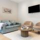 Modern 2BR Apartment Sleeps 6 Spacious and Bright The Pine, London - Photo 3