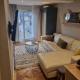 Stylish annexe with private entrance, four persons, Sanderstead (Foto 2)