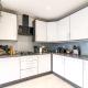 Parking, Yard, BBQ, Chic Apartment Near Wembley Harrow - Foto 10