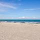 Oceanfront Beach Cottage - Pool, Yard, Private Beach Access, Sleeps 12, Cocoa Beach (fotografie 7)