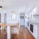 Azure Kirra - Chic Beachfront Living in Coolangatta, Coolangatta (foto 4)