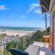 Azure Kirra - Chic Beachfront Living in Coolangatta, Coolangatta (foto 5)