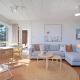 Azure Kirra - Chic Beachfront Living in Coolangatta, Coolangatta (foto 7)
