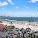 Azure Kirra - Chic Beachfront Living in Coolangatta, Coolangatta (foto 6)