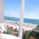 Azure Kirra - Chic Beachfront Living in Coolangatta, Coolangatta (foto 9)