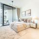 Studio Near Dubai Autodrome & Trump Golf Club, Binghatti Amber, JVC By Deluxe Holiday Homes, Dubaj - Fotografie 1
