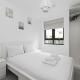 Modern 2 Bed 2 Bath with Patio Access, Londýn - Fotografie 7