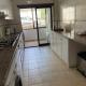Live the Beach Life, Duplex Apartment with Beach Views Just 3 Minutes from the Ocean, São Martinho do Porto (fotografie 9)