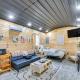 Hot Tub, Fire Pit Lake-View Catlettsburg Getaway!, Catlettsburg