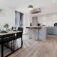 Stylish Skyline Apartment - 2 Bed, 2 Bath, Gym, Concierge in City Centre