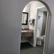 King Bed Hotel Studio 106, Livingston (photo 3)