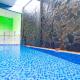 Villa Panderman Asri with Private Pool and Rooftop, Tlekung