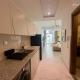 Sleek Studio Living l Comfort in the City l Serene Canal & Burj View, Dubaï - Photo 7