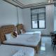 KYKY Hotel, Kon Rung (1)