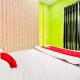 RedDoorz at MCLOS Syariah Guest House Rantau Perapat, Rantauprapat (фото 10)