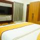 BHARATHI STAYS Ultra luxury rooms 1RK Studio Apartments & 2BHK Apartments, Tirupati - Foto 3