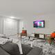 Trendy & Vibrant Unit City Experience Rochester Hills - Foto 2