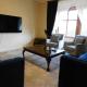 Spacious 3 Bed Family Friendly Home with Garden & Parking Sleeps 6 & Baby Near Glasgow City - Foto 1