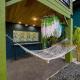 Refugio Verdanza-King bed and balcony with jacuzzi, fast Wifi, EV powering included! Only 5 minutes from La Fortuna, Фортуна - Фото 8