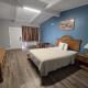 Luxury Inn & Suites, Nacogdoches (photo 2)