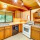 Hot Tub, 1 Mi to Beach 12-Acre Fort Bragg Cabin! - Fotografie 9