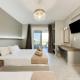 Marias Apartments, Sarti