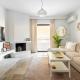 Modern Two-Bedroom Haven near Paleo Faliro Beach, Athen - Foto 1