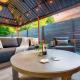 Uptown Oasis, Hot Tub, Swing Chairs, Fire Pit, Gazebo, Charlotte - Fotografie 8