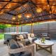 Uptown Oasis, Hot Tub, Swing Chairs, Fire Pit, Gazebo, Charlotte - Fotografie 7