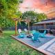Uptown Oasis, Hot Tub, Swing Chairs, Fire Pit, Gazebo, Charlotte - Fotografie 5