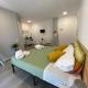 OnlyRoomsRhoFIERA, Rho