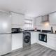 Newly Converted 3BDR 1BA APT in Hounslow, Hounslow - Photo 8
