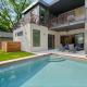 Walkable East Austin Pool and Parking 5BR 4 and half BA 3 Story Home By Austin Vacay, Austin - Fotografie 2