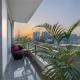 Child friendly Retreat w balcony & tub King Bed, グルガオン - 写真 9