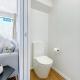 2BR City Townhouse with air con Courtyard and Parking, Окленд - Фото 4