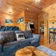 Mountain Majesty - Cabin Retreat w Pool, Hot Tub, Theater, Games Pigeon Forge - Fotografie 3