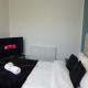 Kyoto Central I 4 BDR House I 50 inch Smart TVs in Rooms I Large Spacious Rooms I Refurbished I Derby City Centre - Photo 9