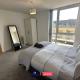 Salford Corporate Stays Balcony WiFi Sleeps 5, Manchester - Photo 7