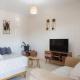 K & M Retreat - Detatched, 2 Bedroom, 3 AC, Stunning Hill Views