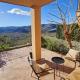 Quiet mountain townhouse with pool and WiFi, Torás (foto 2)