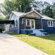 Blue Bungalow w/ Free Golf Cart 1/2 mi from Square